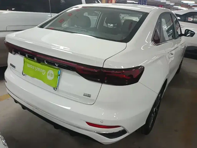 Geely Emgrand — Фото автомобиля 6