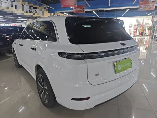 Li Auto L7 — Фото автомобиля 4