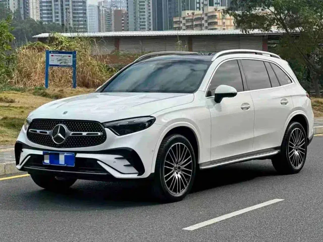 Фотография автомобиля — Mercedes-Benz GLC-Class