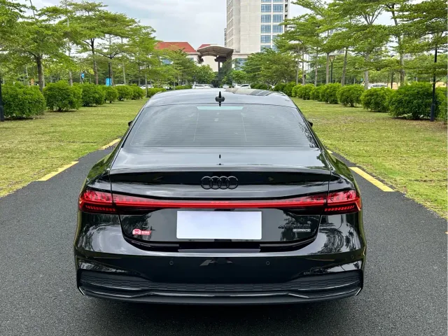 Audi A7L — Фото автомобиля 8