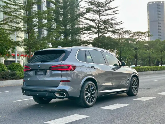 BMW X5 — Фото автомобиля 2