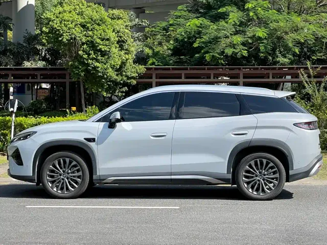 BYD Song Ultra — Фото автомобиля 6