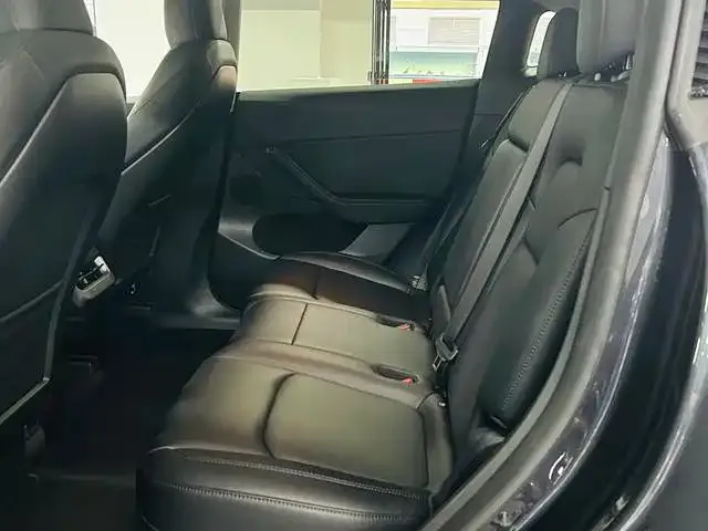 Tesla Model Y — Фото автомобиля 7