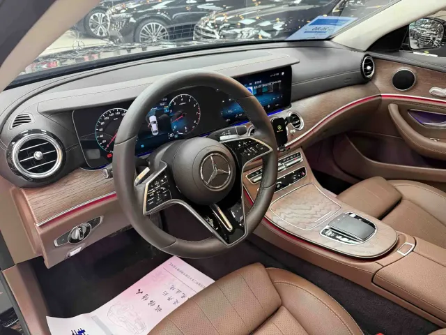 Mercedes-Benz E-Class — Фото автомобиля 7