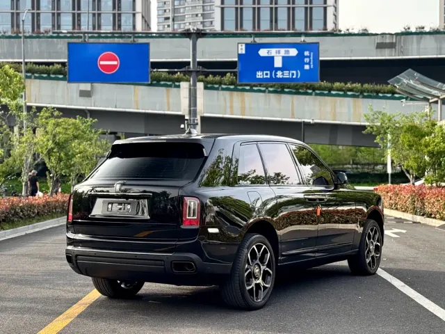 Rolls-Royce Cullinan — Фото автомобиля 7