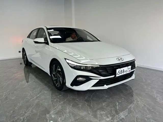 Hyundai Elantra — Фото автомобиля 3