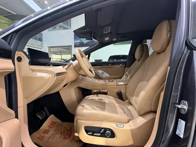 Luxeed R7 — Фото автомобиля 8
