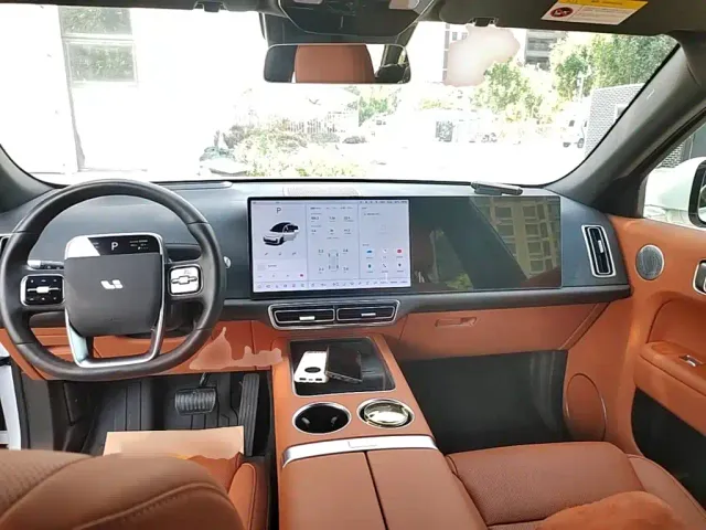 Li Auto L7 — Фото автомобиля 5