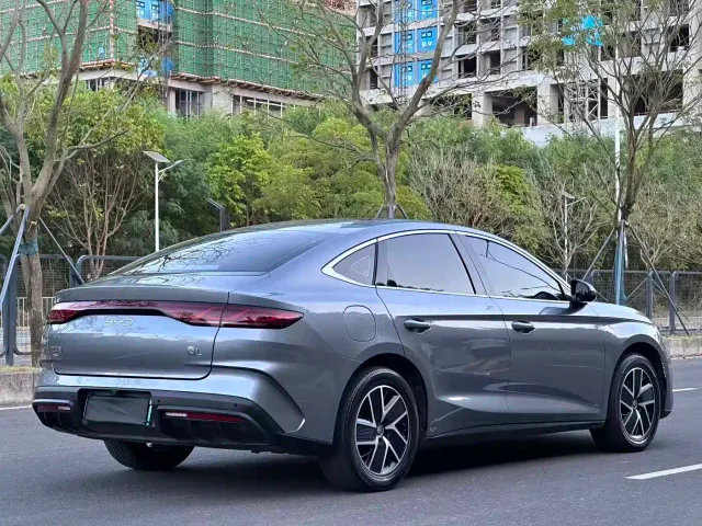 BYD Qin L — Фото автомобиля 15