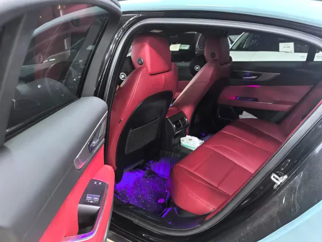 Jaguar XEL — Фото автомобиля 5