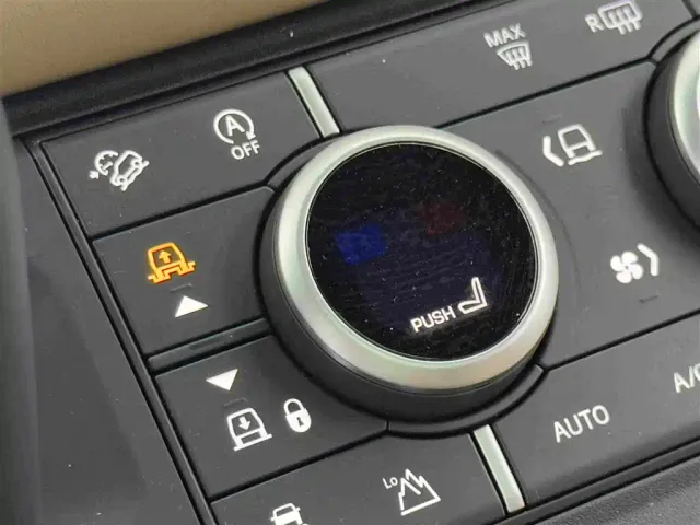 Land Rover Defender — Фото автомобиля 16