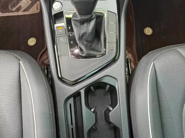 Volkswagen Tiguan L — Фото автомобиля 10