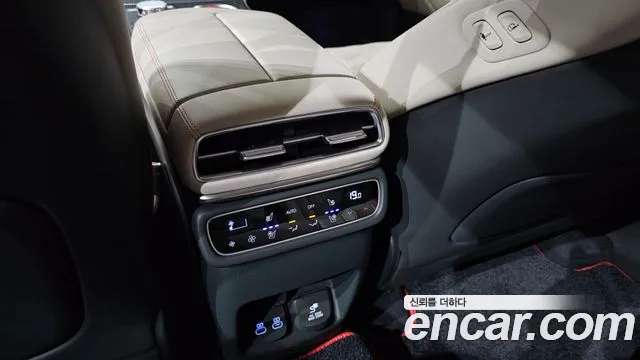 Genesis GV80 — Фото автомобиля 25