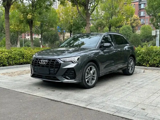 Фотография автомобиля — Audi Q3