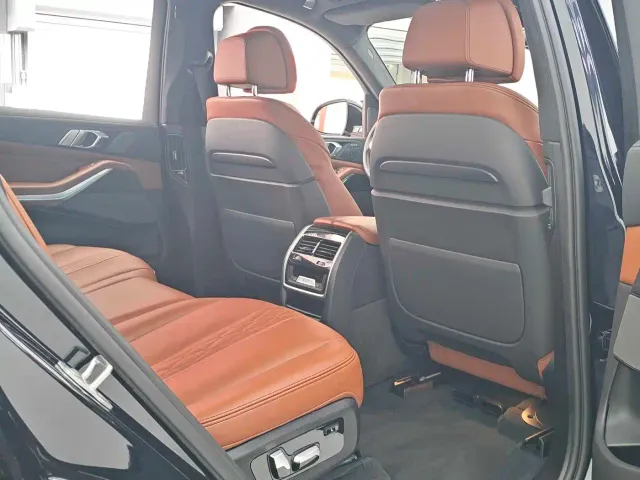 BMW X7 — Фото автомобиля 14