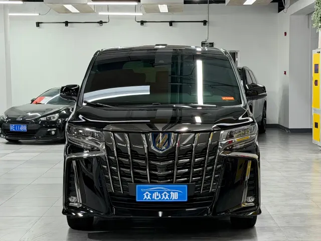 Toyota Alphard — Фото автомобиля 2