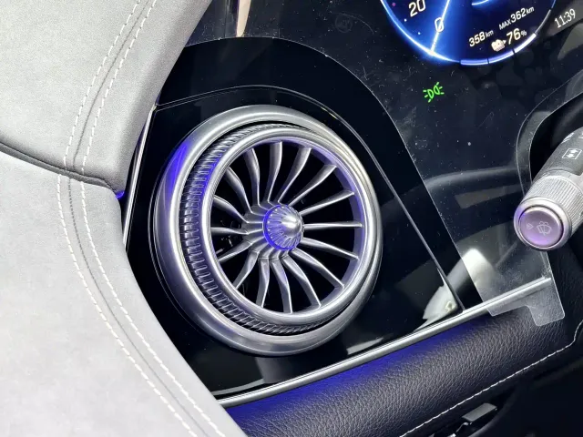 Mercedes-Benz EQS SUV — Фото автомобиля 17