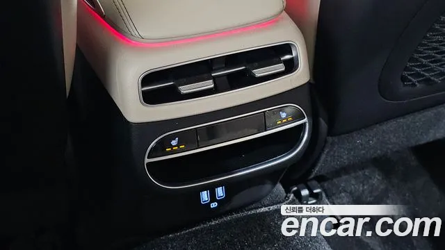Genesis GV70 — Фото автомобиля 18