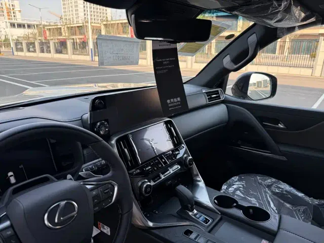 Lexus LX — Фото автомобиля 13
