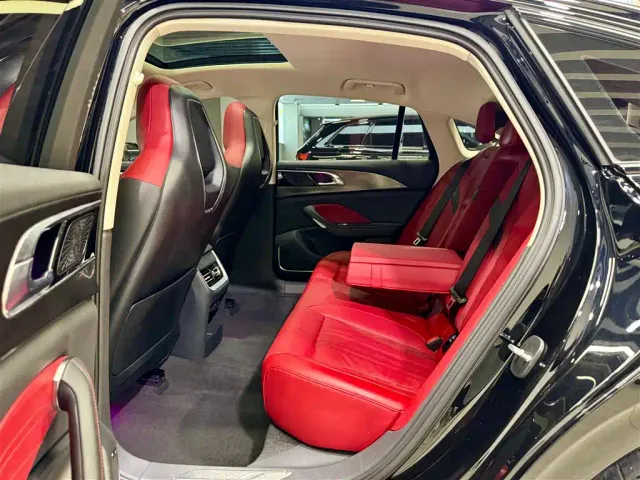 Hongqi H6 — Фото автомобиля 16