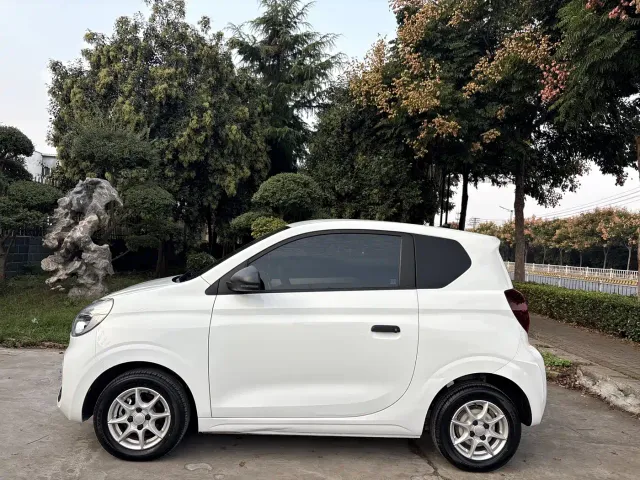 Roewe Clever — Фото автомобиля 2