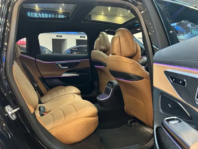 Mercedes-Benz E-Class — Фото автомобиля 11