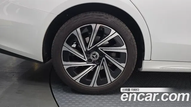 Mercedes-Benz E-Class E-класс W214 E300 4MATIC Exclusive — Фото автомобиля 29