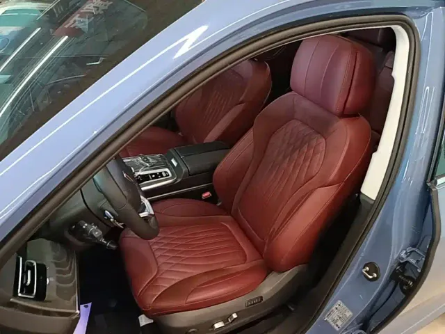 Hongqi HS5 — Фото автомобиля 14
