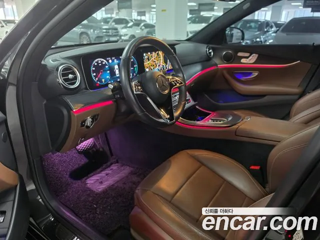 Mercedes-Benz E-Class — Фото автомобиля 9