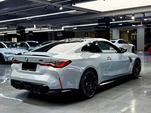 BMW M4 — Фото автомобиля 6