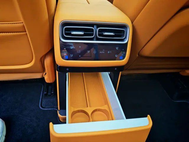 Li Auto i6 — Фото автомобиля 19