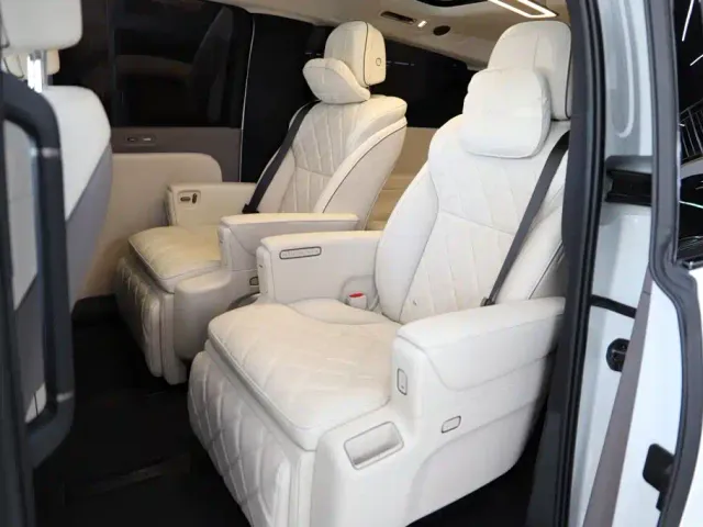 Li Auto MEGA — Фото автомобиля 7