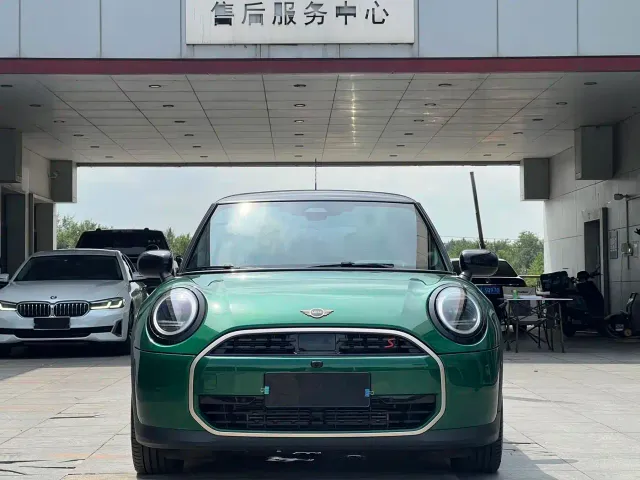 MINI Hatch — Фото автомобиля 3