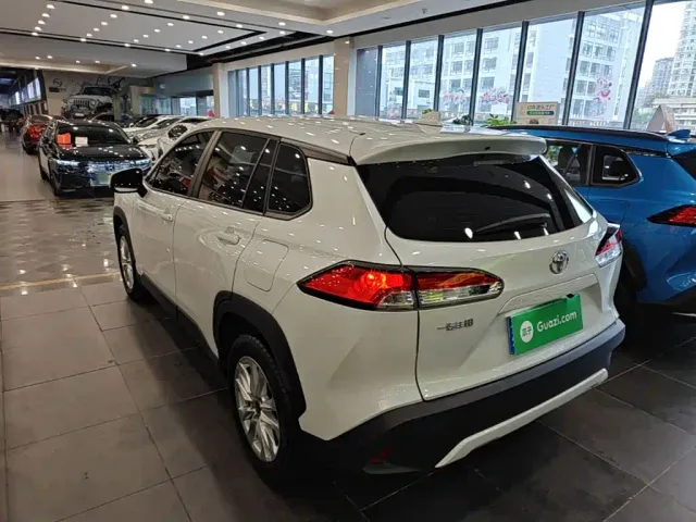 Toyota Corolla Cross — Фото автомобиля 4