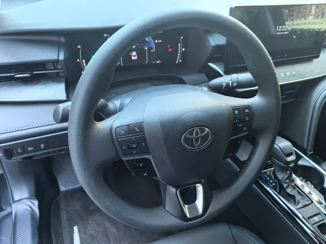 Toyota Camry — Фото автомобиля 18