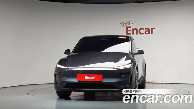 Tesla Model Y — Фото автомобиля 3