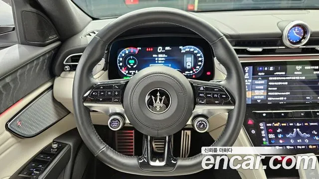 Maserati Grecale — Фото автомобиля 13