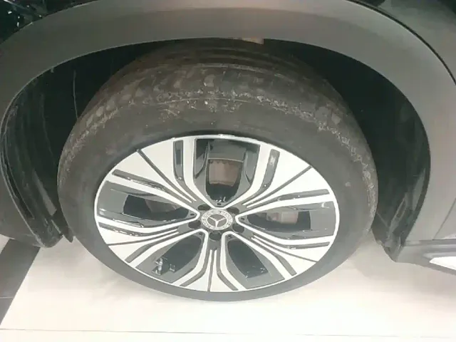 Mercedes-Benz EQE SUV — Фото автомобиля 22