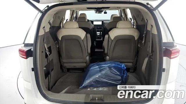 Kia Carnival Generation 4 — Фото автомобиля 25