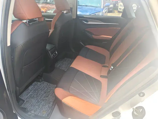 Changan Eado — Фото автомобиля 10