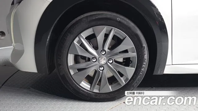 Peugeot 208 e-208 2nd Gen — Фото автомобиля 5