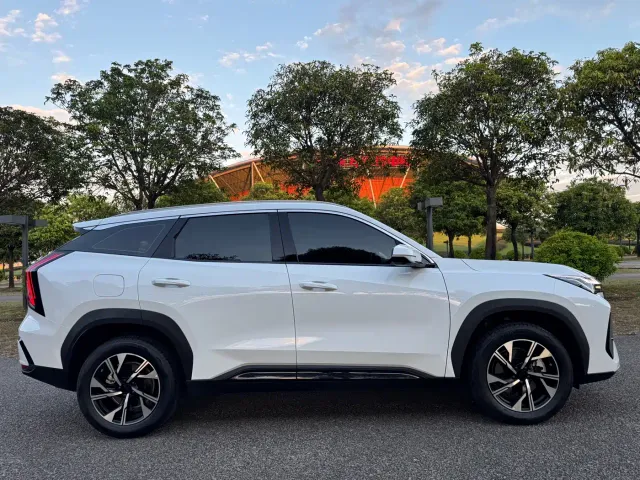 Geely Boyue L — Фото автомобиля 4