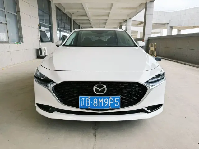 Mazda Axela — Фото автомобиля 2