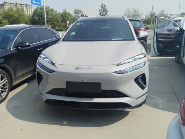 BYD Sealion 06 — Фото автомобиля 2