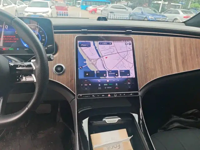 Mercedes-Benz EQE SUV — Фото автомобиля 12