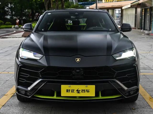 Lamborghini Urus — Фото автомобиля 4