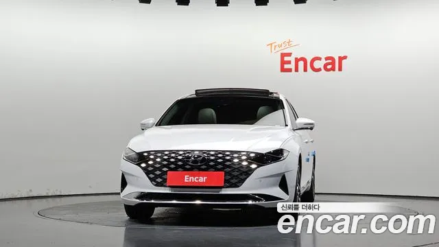 Hyundai Grandeur New — Фото автомобиля 3