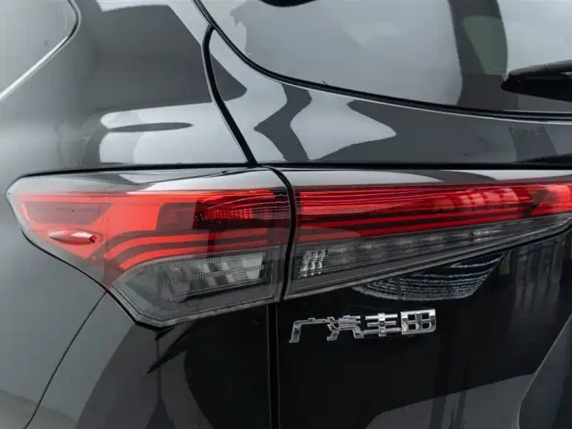 Toyota Highlander — Фото автомобиля 14