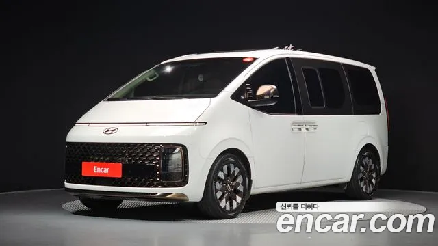 Фотография автомобиля — Hyundai Staria