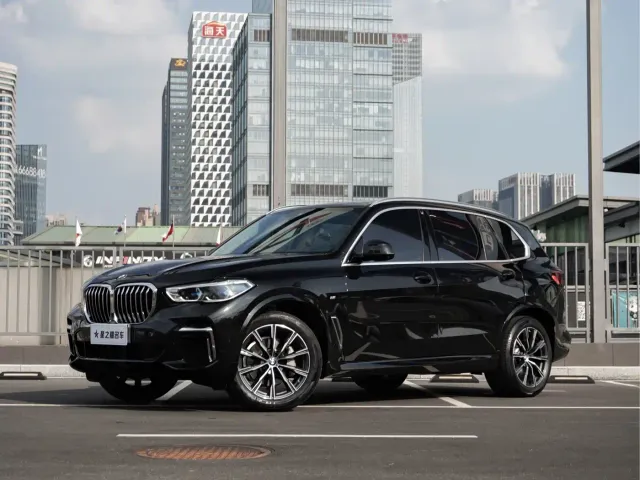 Фотография автомобиля — BMW X5